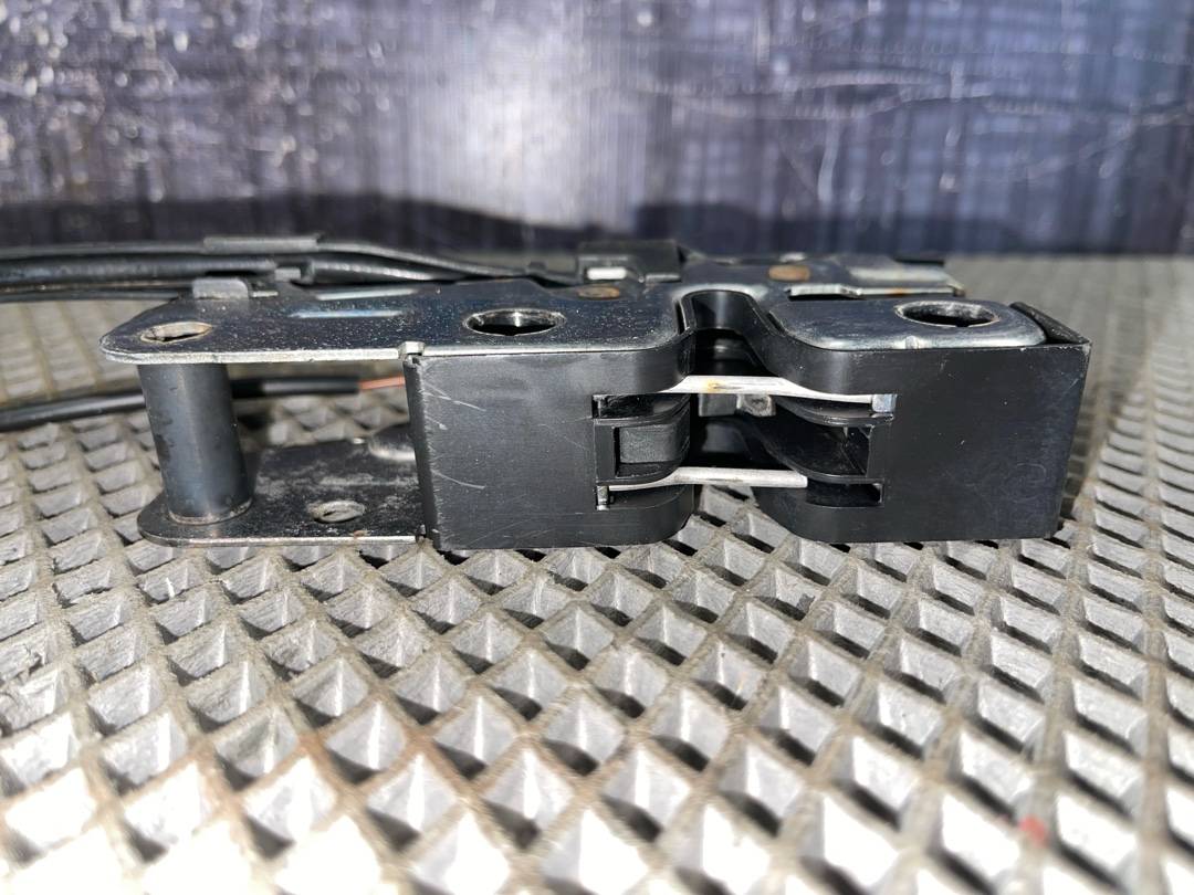 Замок капота, 1630 рублей, Красноярск