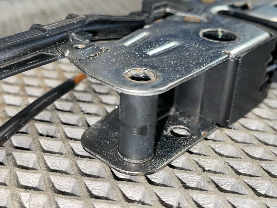 Замок капота, 1630 рублей, Красноярск