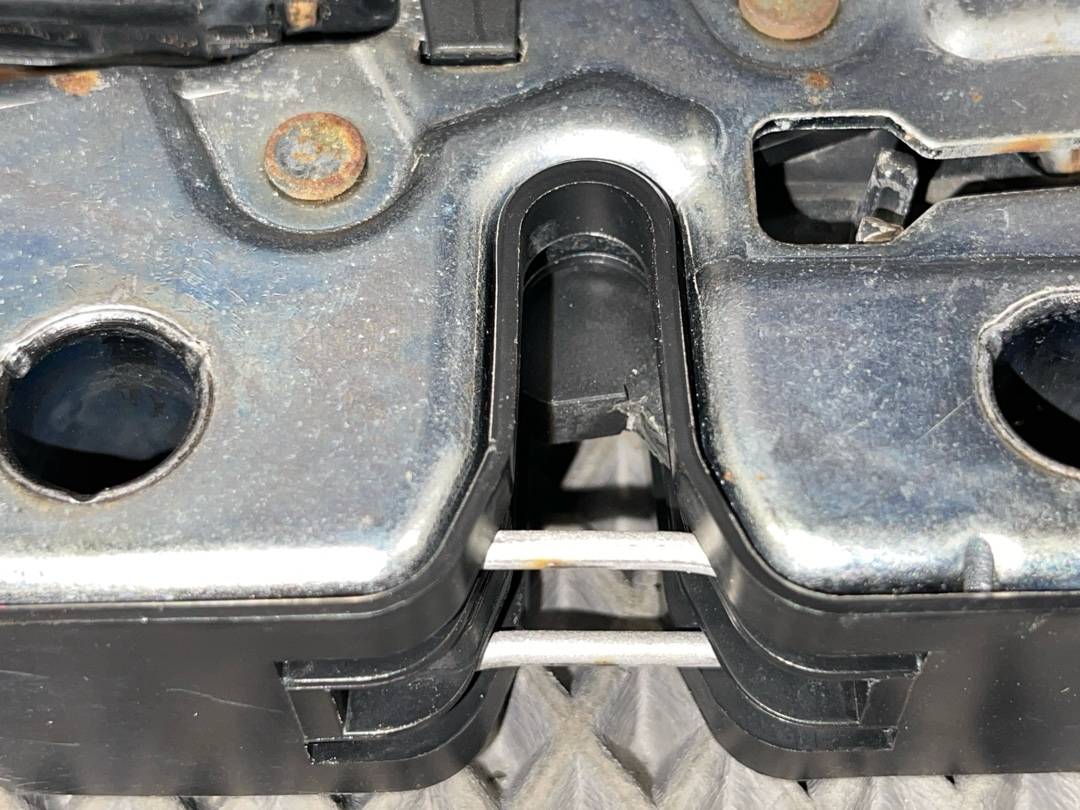 Замок капота, 1630 рублей, Красноярск