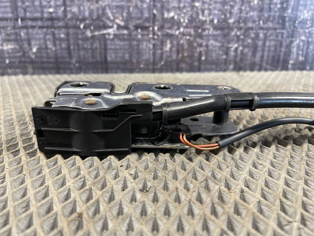 Замок капота, 1630 рублей, Красноярск