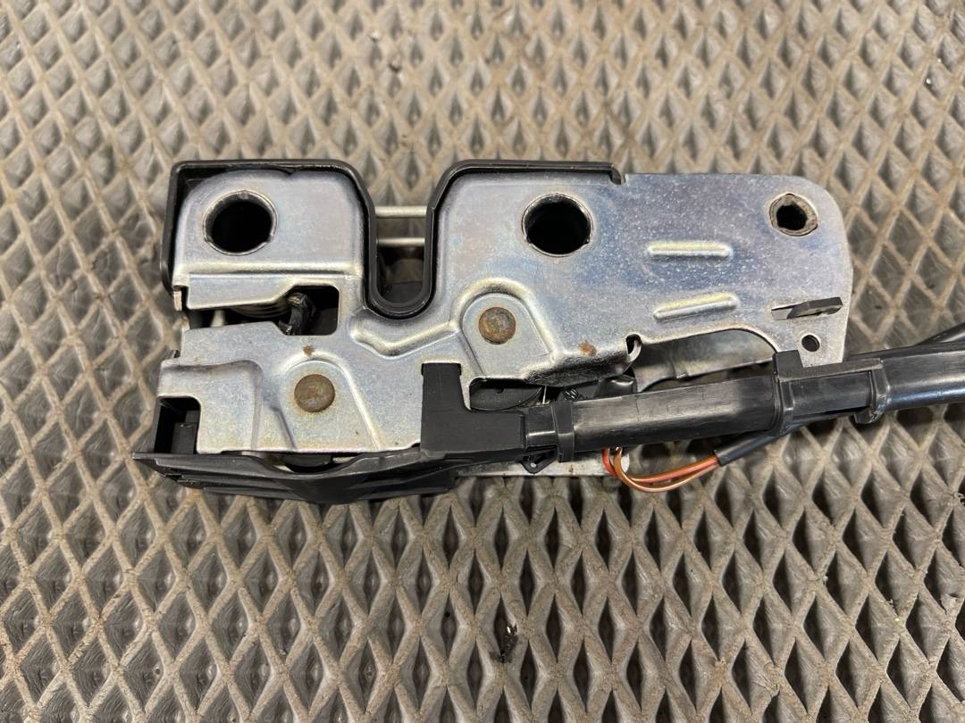 Замок капота, 1630 рублей, Красноярск