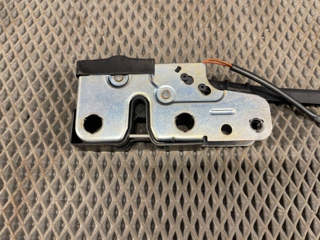 Замок капота, 1630 рублей, Красноярск