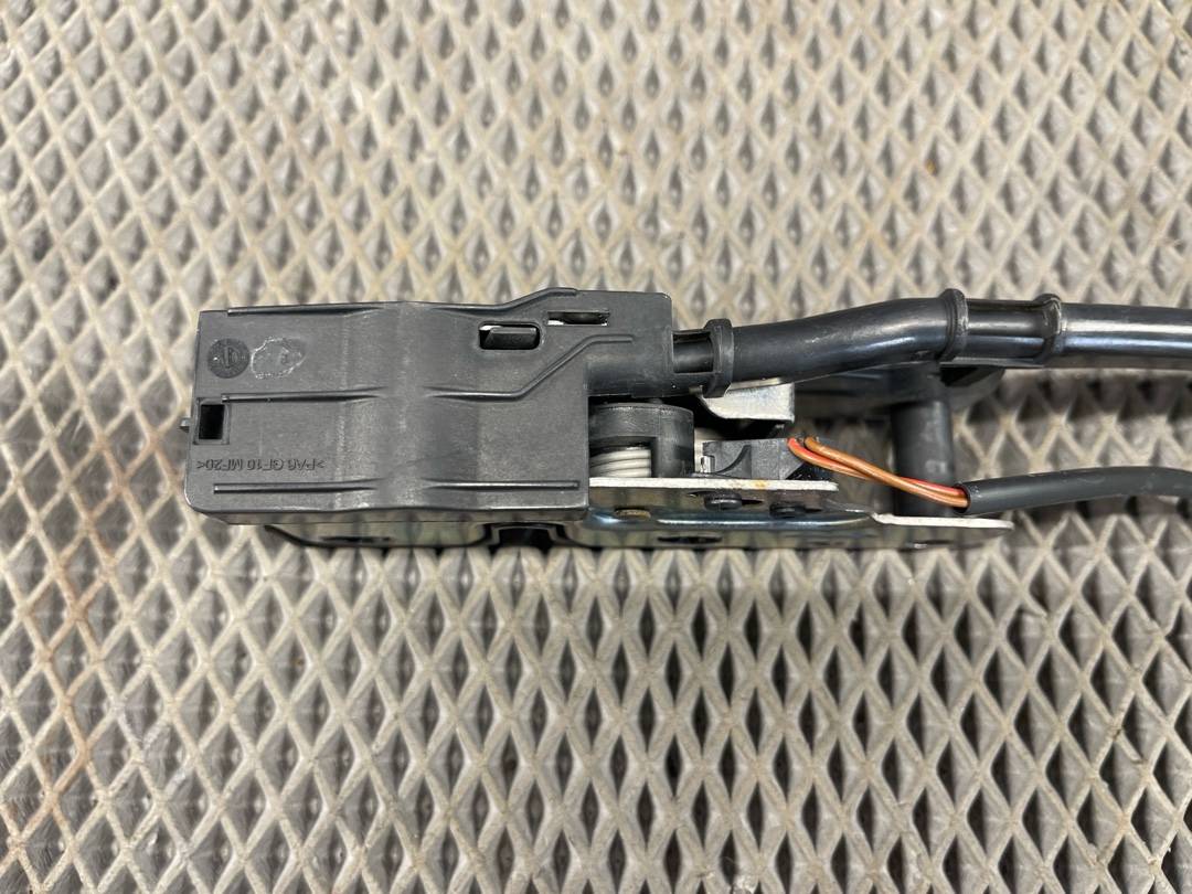 Замок капота, 1630 рублей, Красноярск