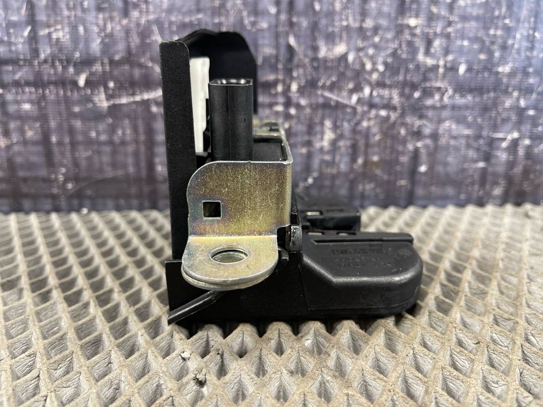 Замок крышки багажника, 3220 рублей, Красноярск