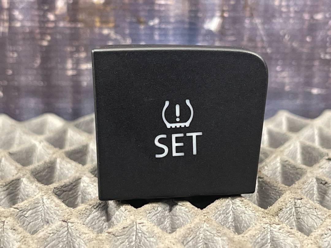 Кнопка салона, 720 рублей, Красноярск