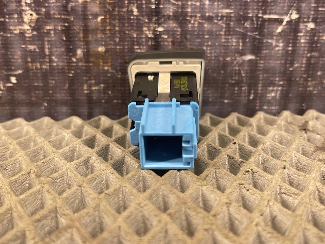 Кнопка салона, 720 рублей, Красноярск