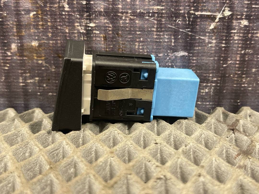 Кнопка салона, 720 рублей, Красноярск