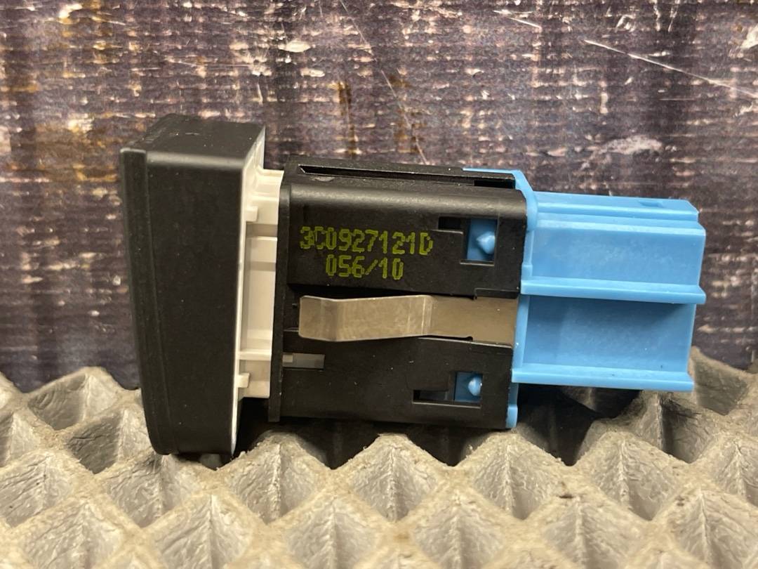 Кнопка салона, 720 рублей, Красноярск