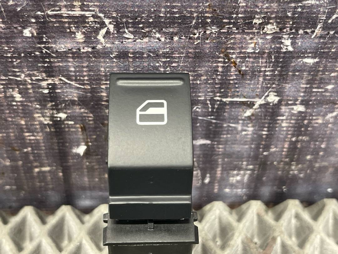 Кнопка стеклоподъемника, 730 рублей, Красноярск