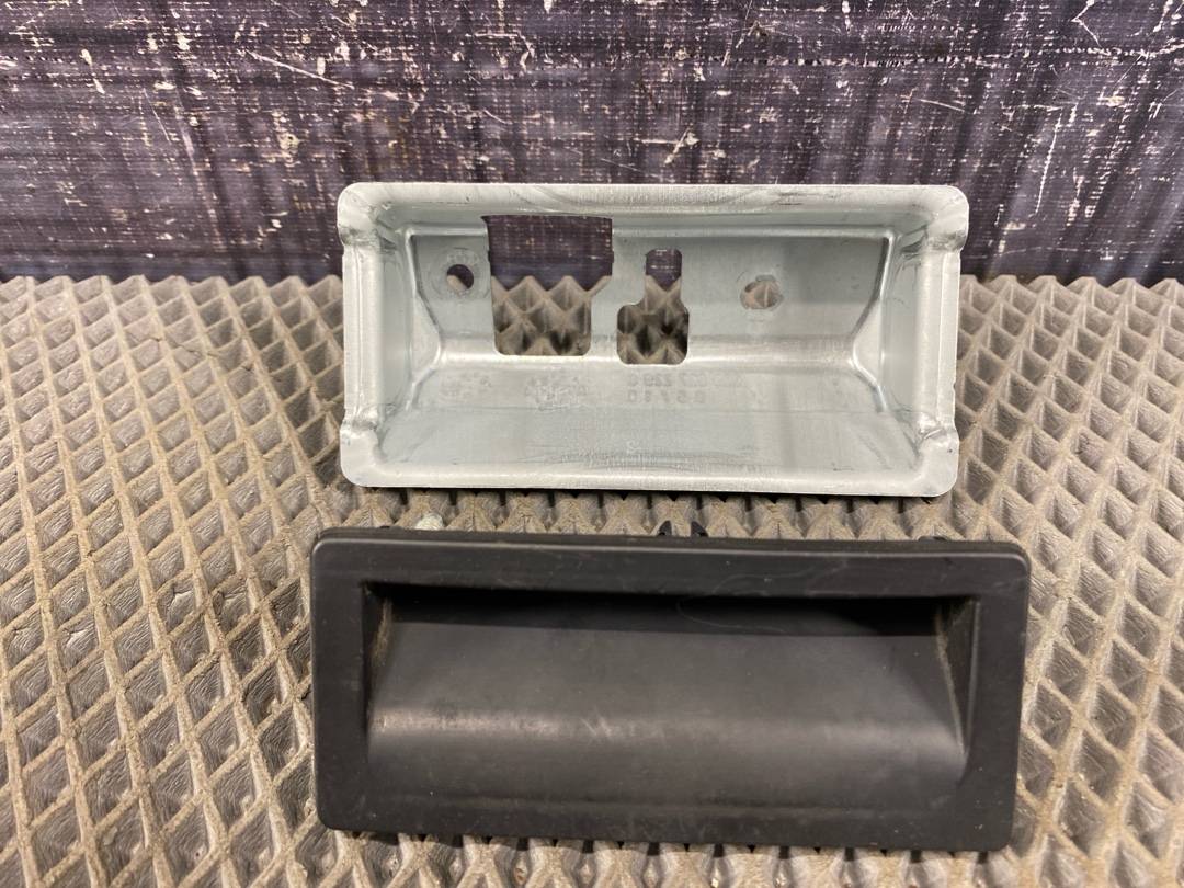 Кнопка открывания багажника, 1820 рублей, Красноярск