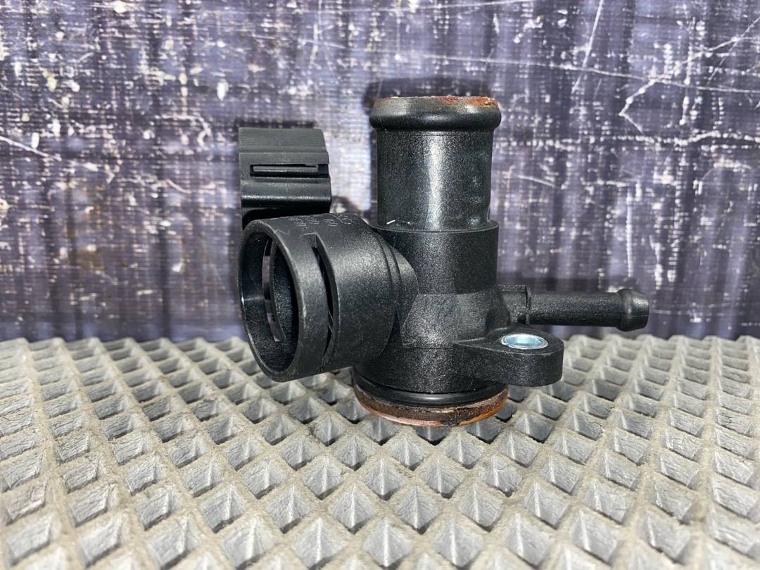 Фланец системы охлаждения, 1360 рублей, Красноярск