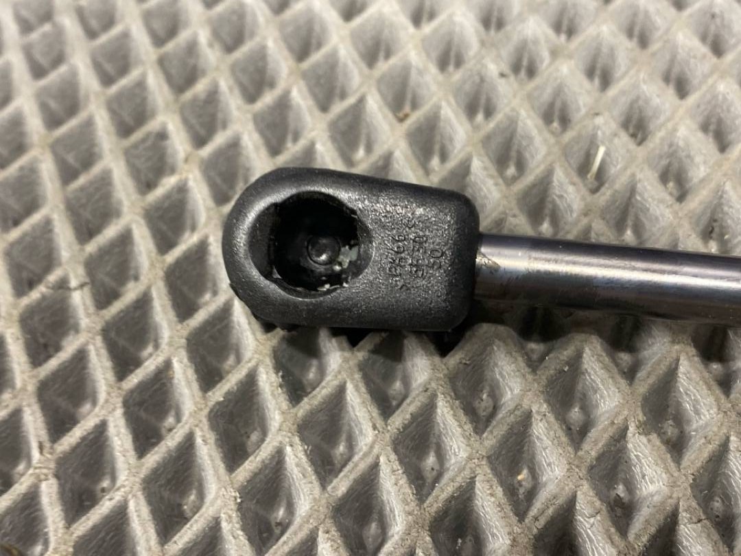 Амортизатор багажника, 880 рублей, Красноярск