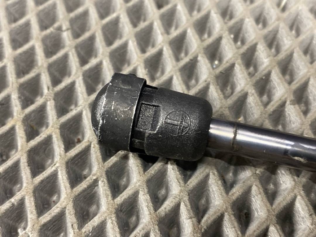 Амортизатор багажника, 880 рублей, Красноярск