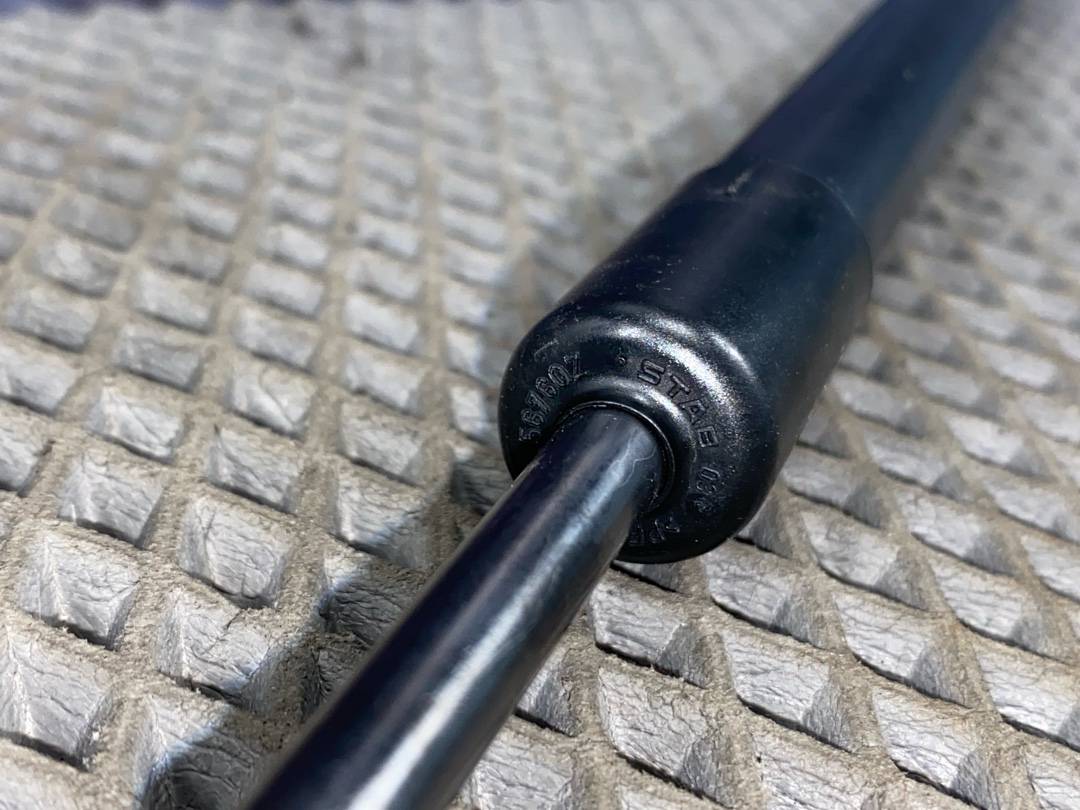 Амортизатор багажника, 880 рублей, Красноярск