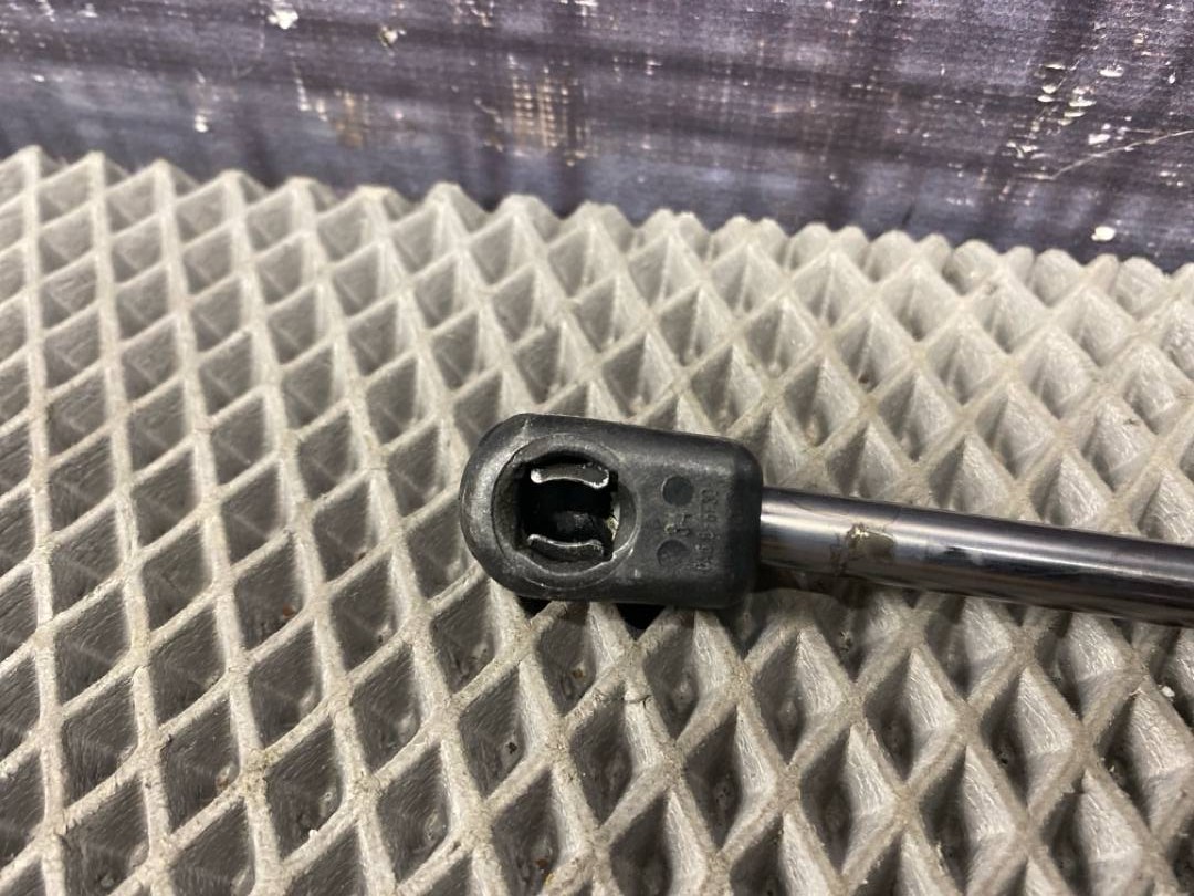 Амортизатор багажника, 880 рублей, Красноярск