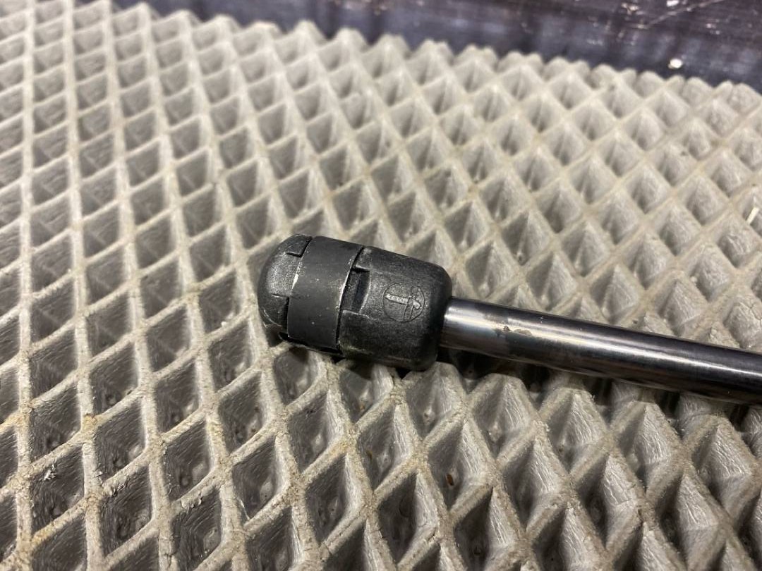 Амортизатор багажника, 880 рублей, Красноярск