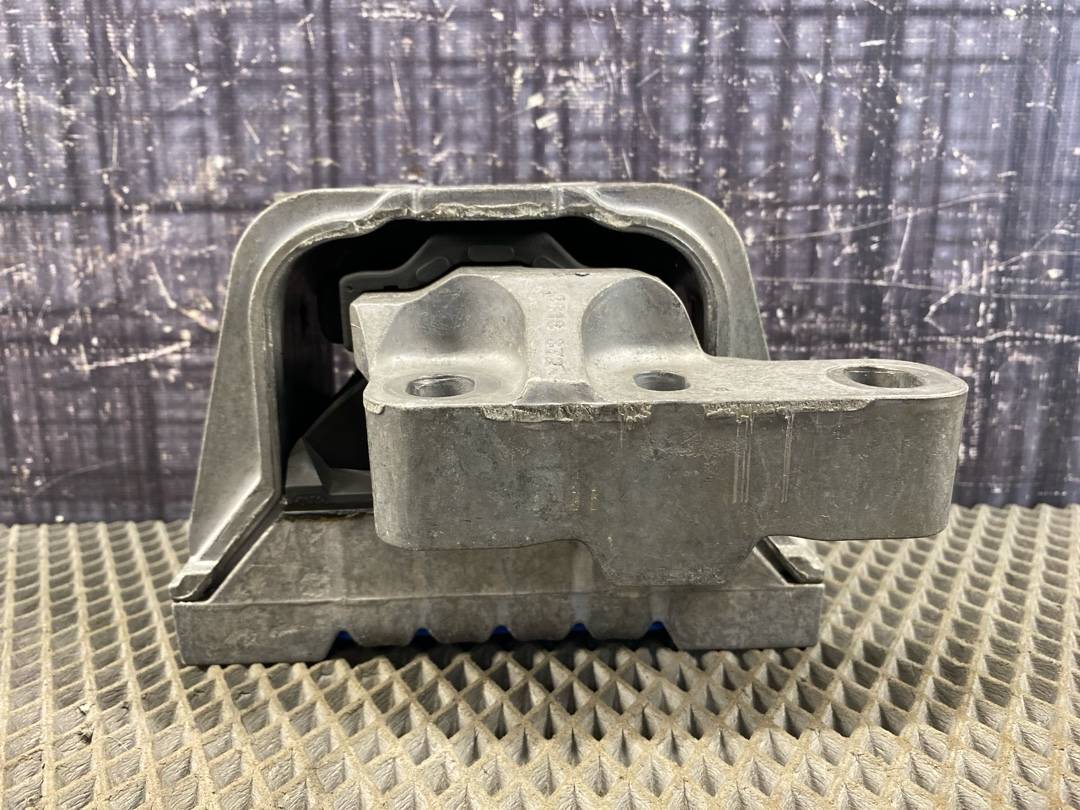 Подушка двигателя, 3730 рублей, Красноярск