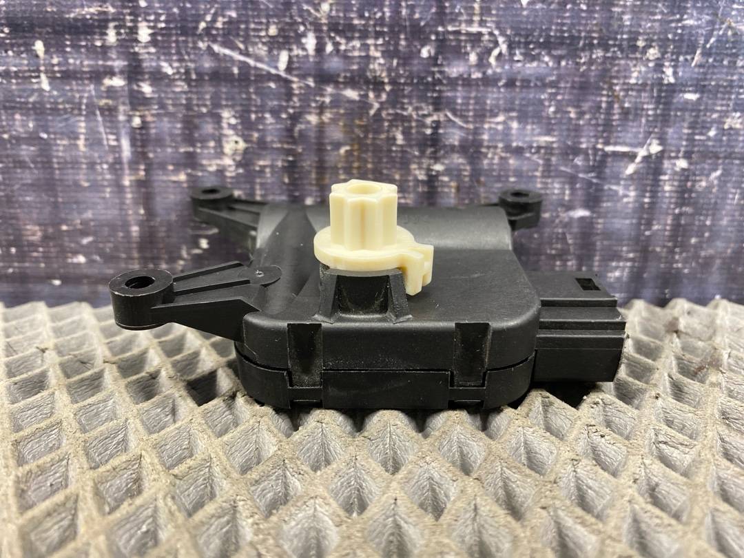 Мотор заслонки печки, 1470 рублей, Красноярск