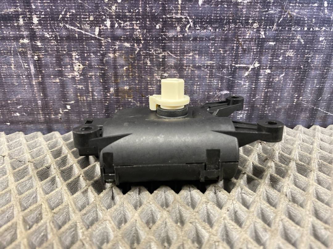 Мотор заслонки печки, 1470 рублей, Красноярск