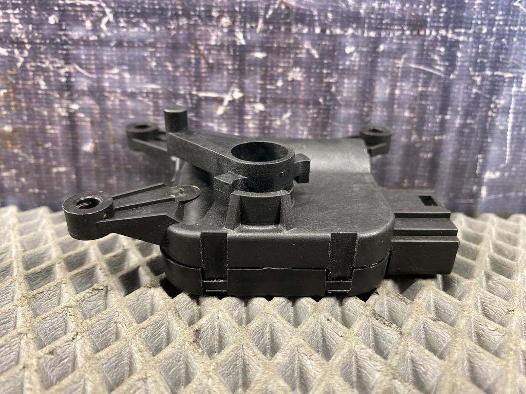 Мотор заслонки печки, 1470 рублей, Красноярск