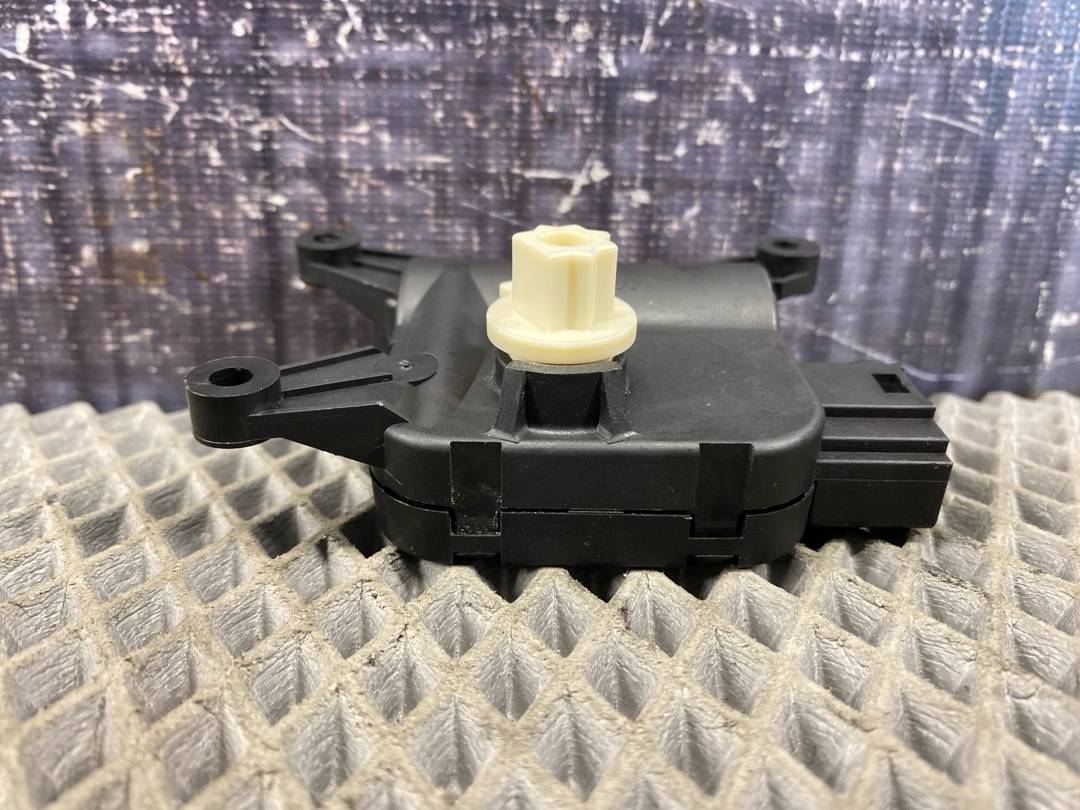 Мотор заслонки печки, 1470 рублей, Красноярск