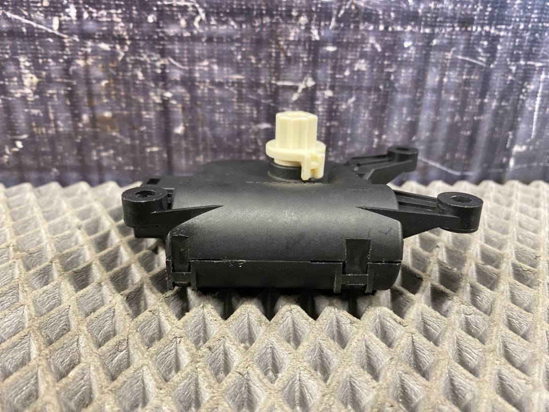 Мотор заслонки печки, 1470 рублей, Красноярск