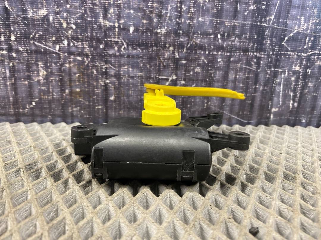 Мотор заслонки печки, 1470 рублей, Красноярск