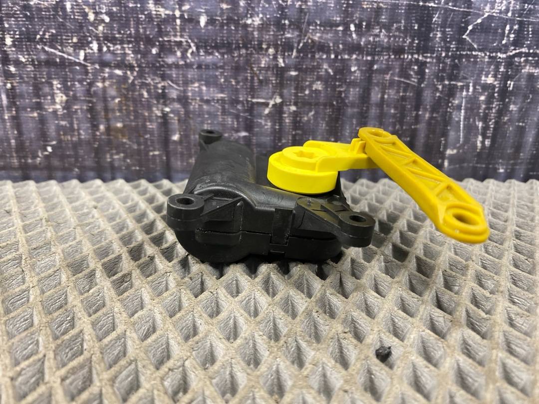 Мотор заслонки печки, 1470 рублей, Красноярск