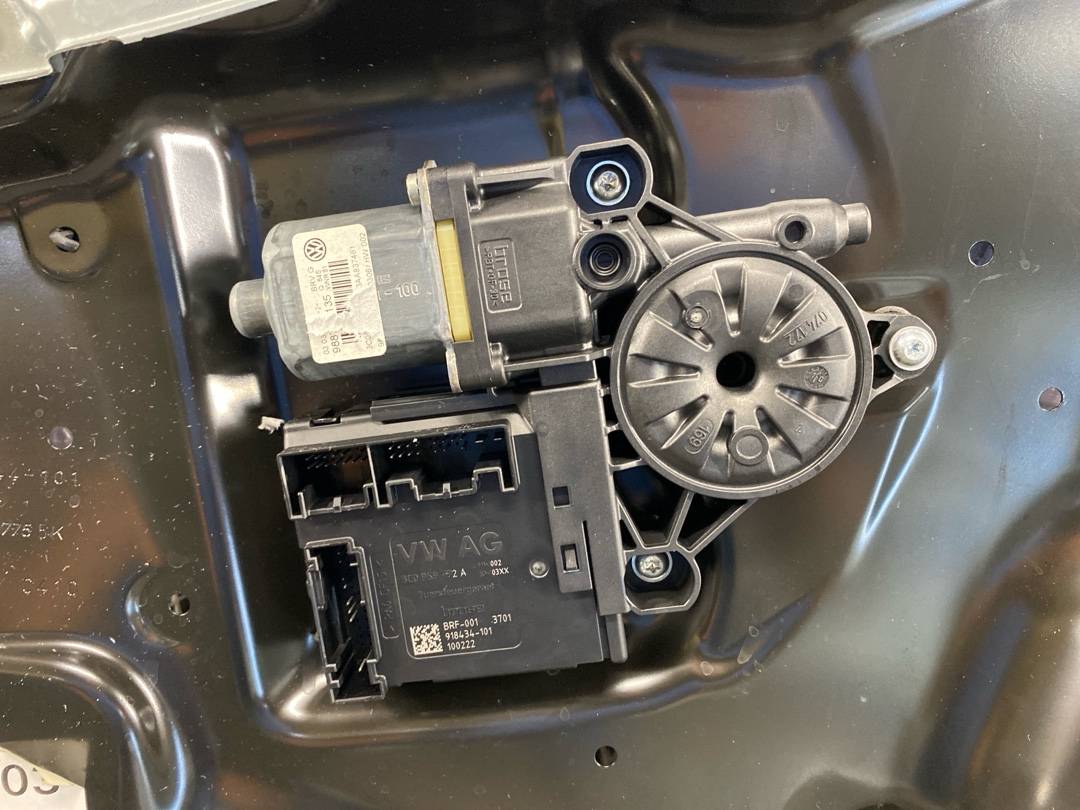 Стеклоподъемник, 2860 рублей, Красноярск