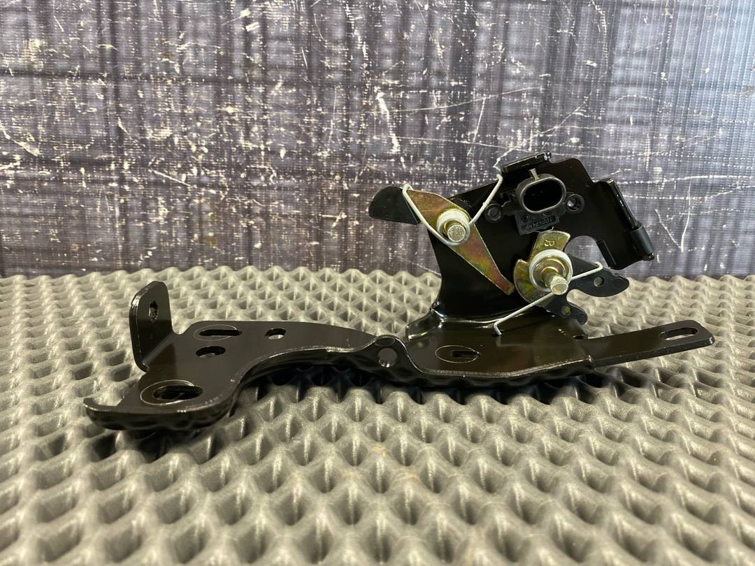 Замок багажника, 1360 рублей, Красноярск