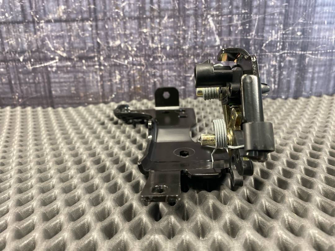 Замок багажника, 1360 рублей, Красноярск