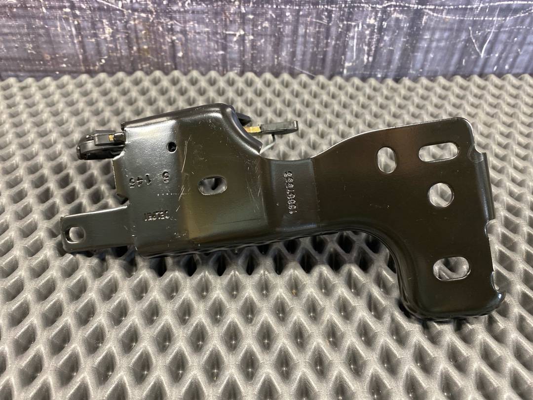 Замок багажника, 1360 рублей, Красноярск