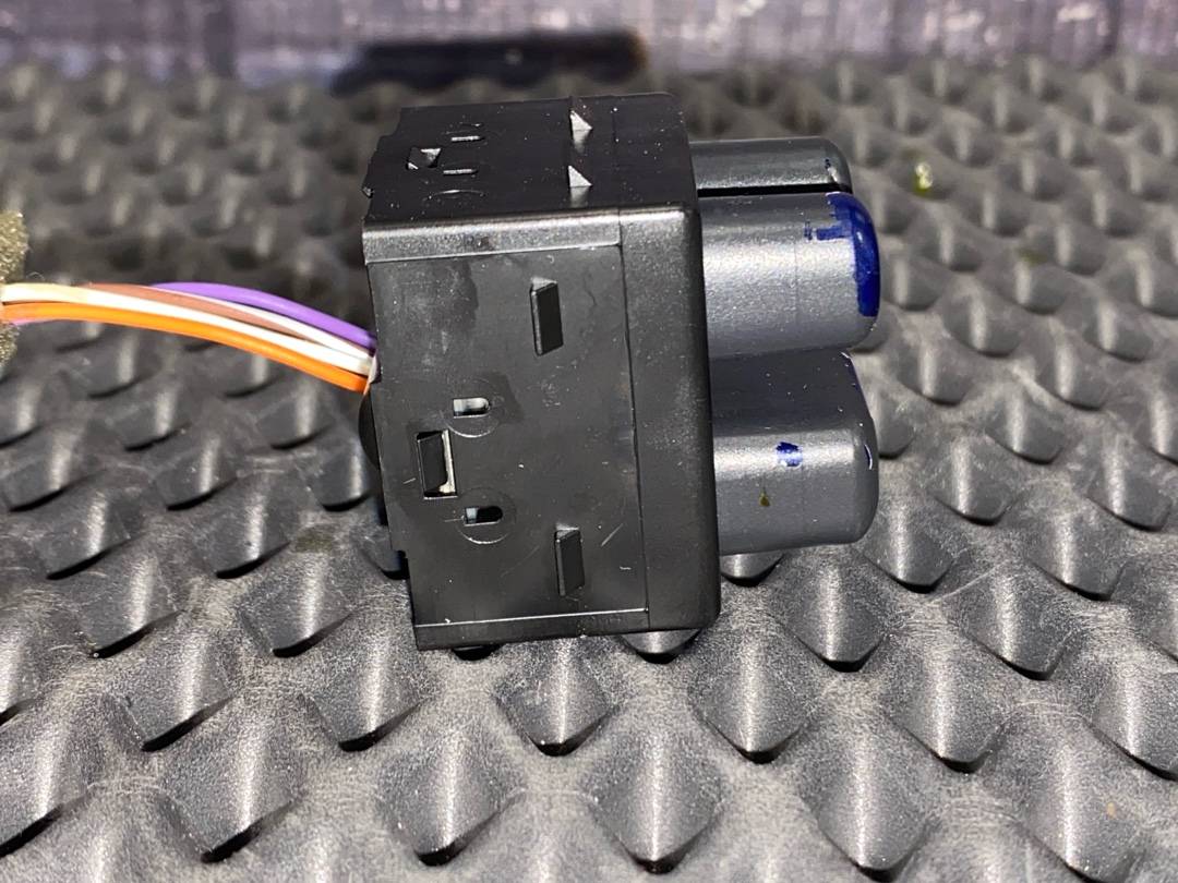 Кнопка памяти сиденья, 620 рублей, Красноярск