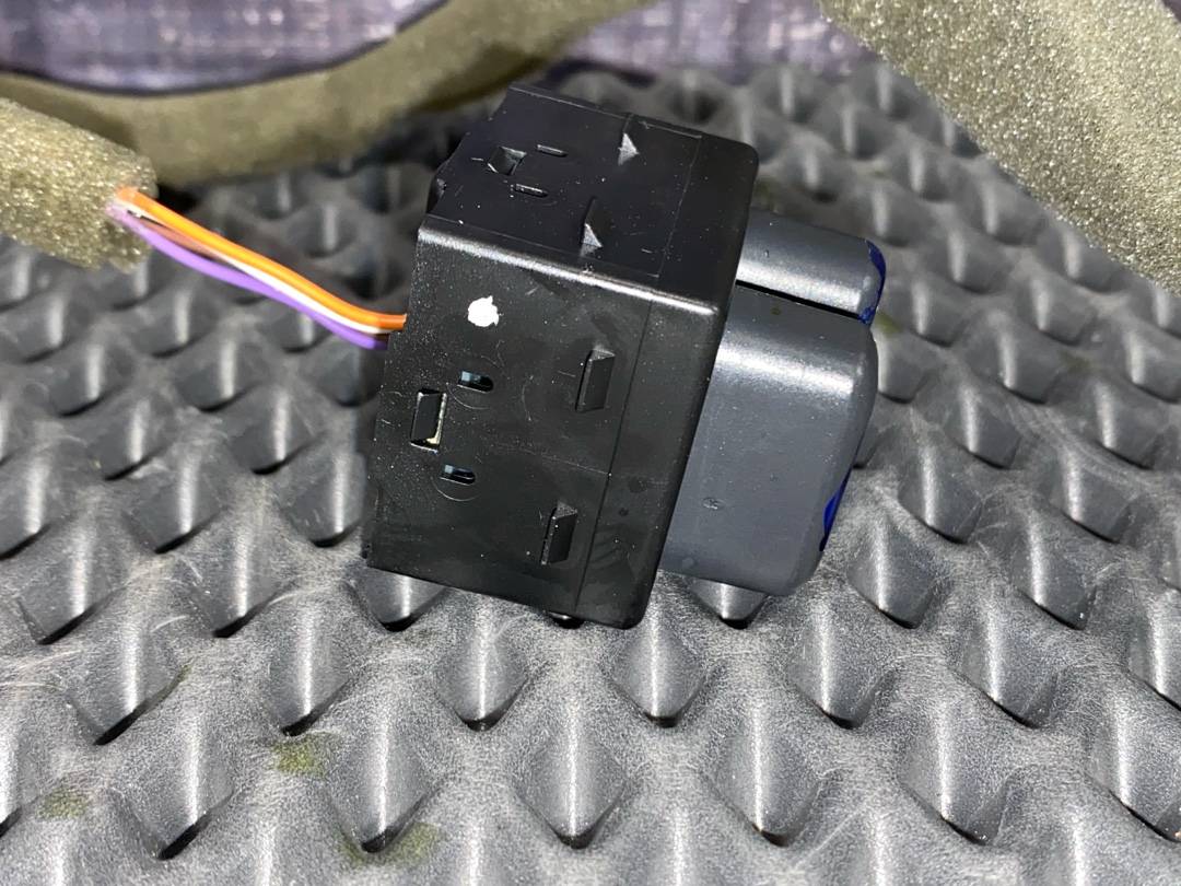 Кнопка памяти сиденья, 620 рублей, Красноярск