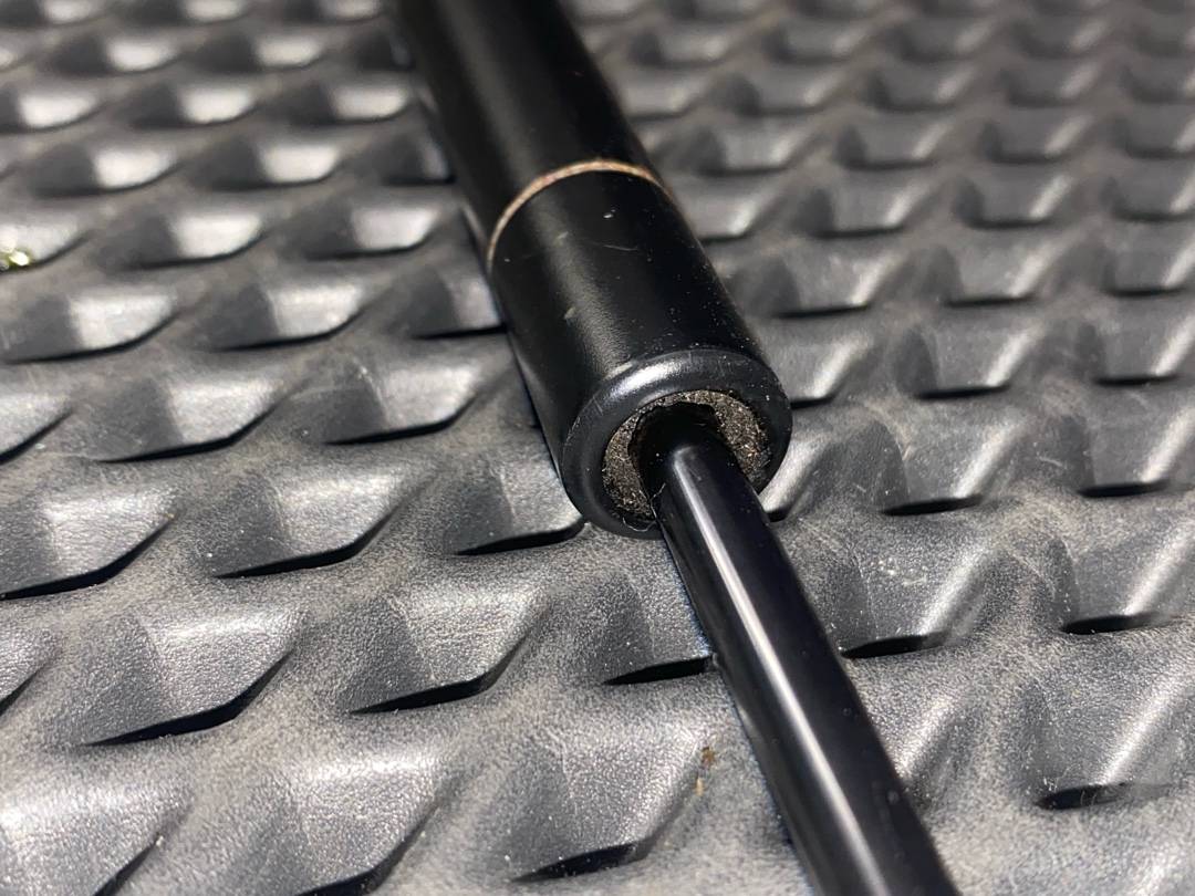 Амортизатор багажника, 2110 рублей, Красноярск