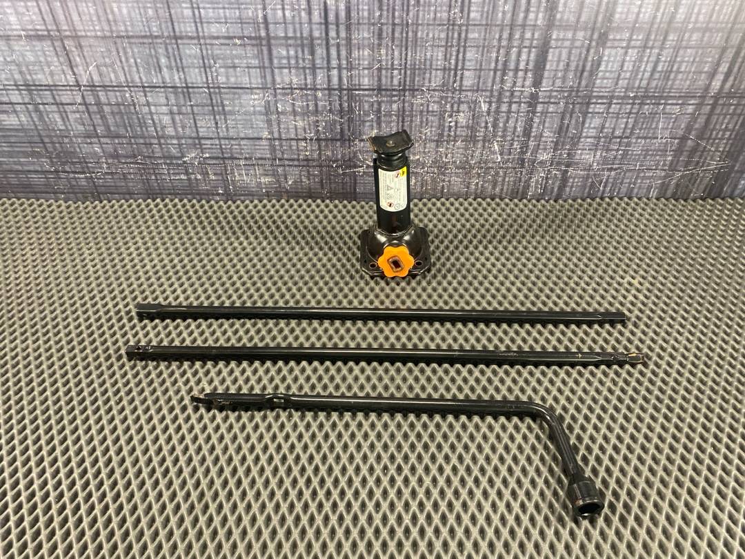 Домкрат, 7940 рублей, Красноярск