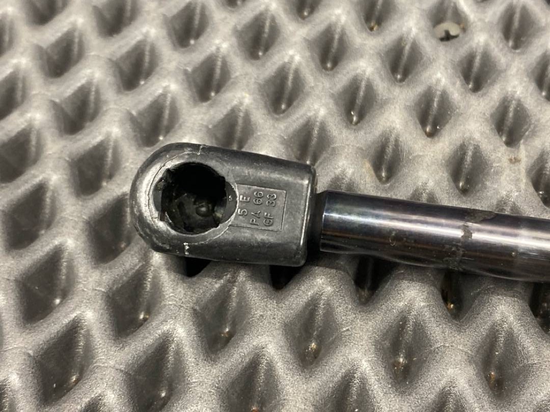 Амортизатор багажника, 2840 рублей, Красноярск