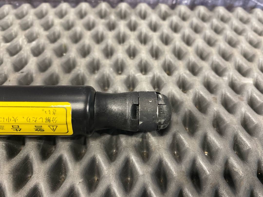 Амортизатор багажника, 2840 рублей, Красноярск