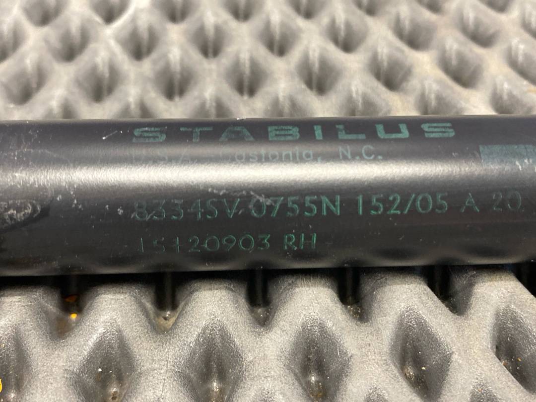 Амортизатор багажника, 2840 рублей, Красноярск