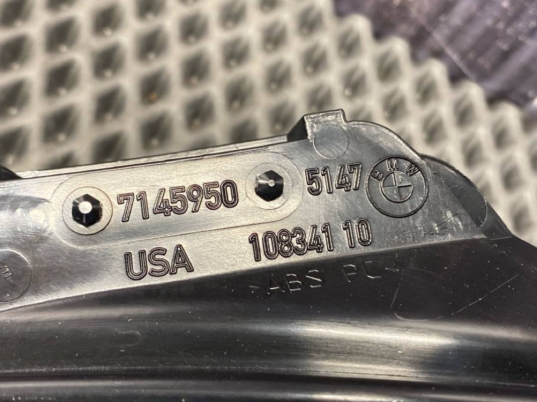 Пластик багажника, 1080 рублей, Красноярск