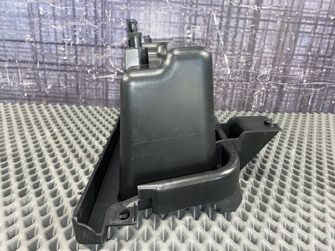 Пластик багажника, 840 рублей, Красноярск