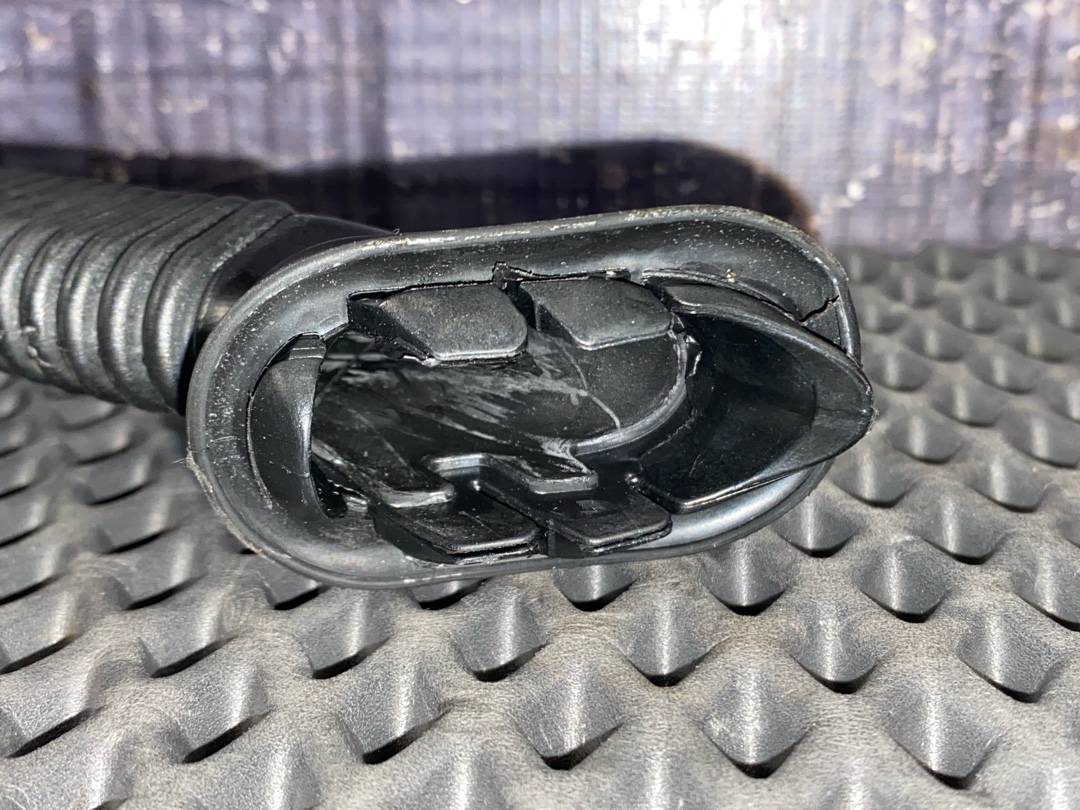 Гофра крышки багажника, 840 рублей, Красноярск