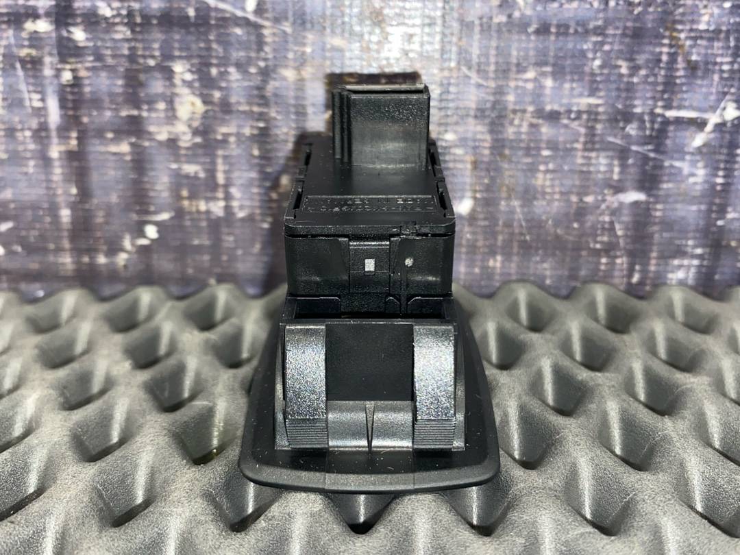 Кнопка стеклоподъемника, 620 рублей, Красноярск