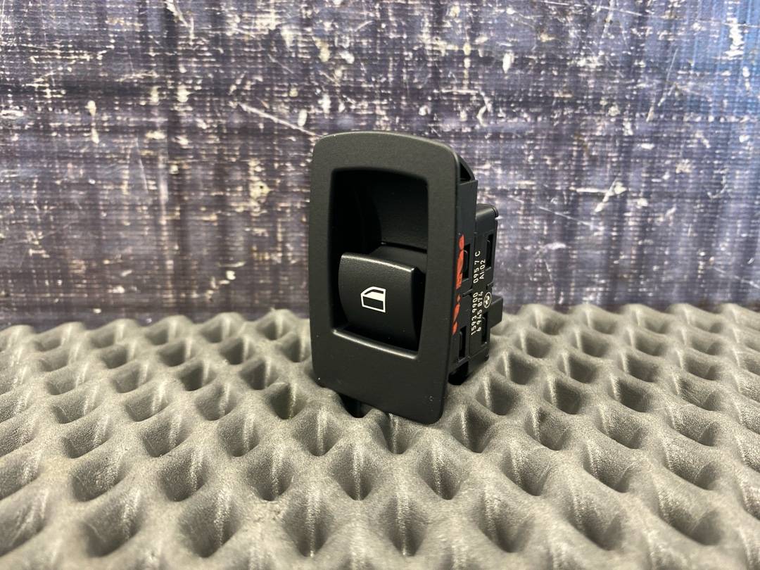 Кнопка стеклоподъемника, 620 рублей, Красноярск