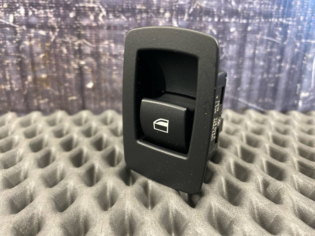 Кнопка стеклоподъемника, 620 рублей, Красноярск