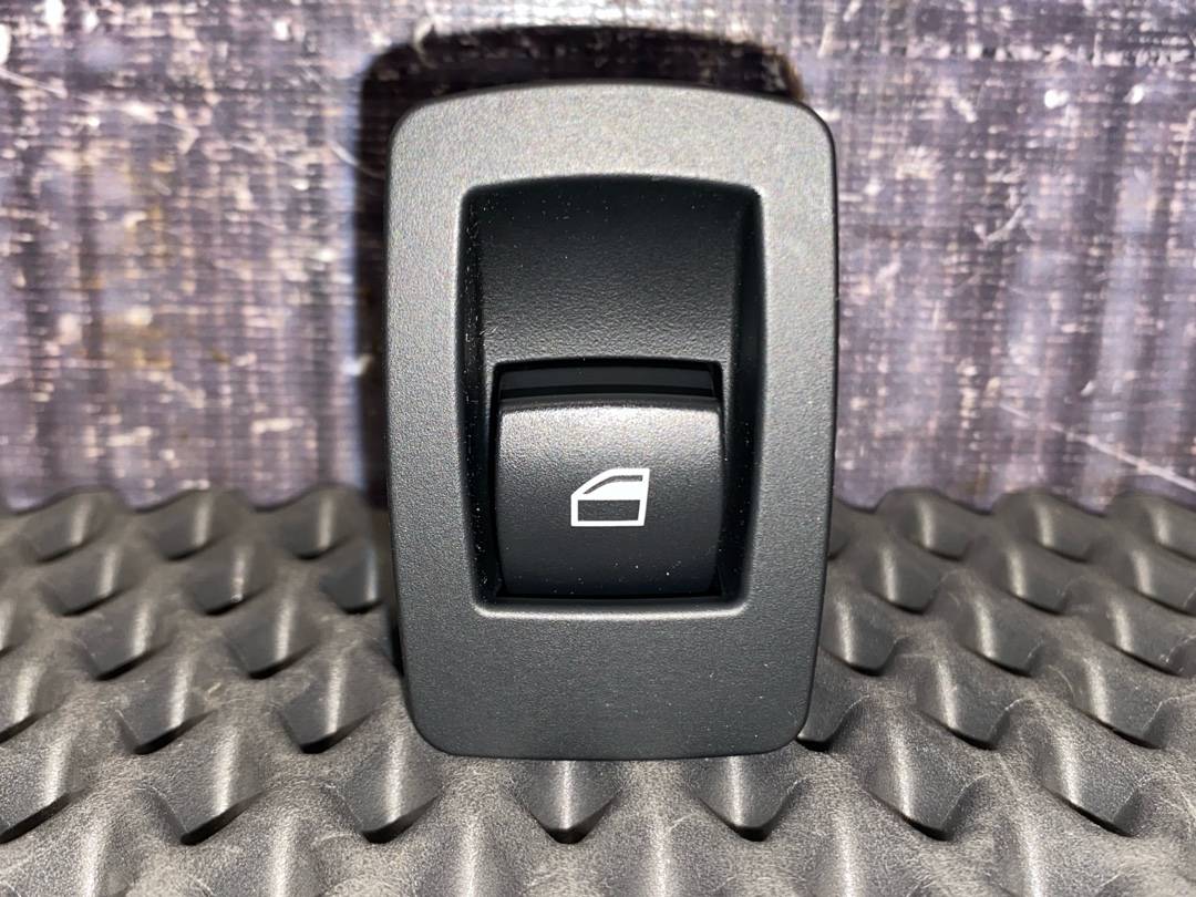 Кнопка стеклоподъемника, 620 рублей, Красноярск