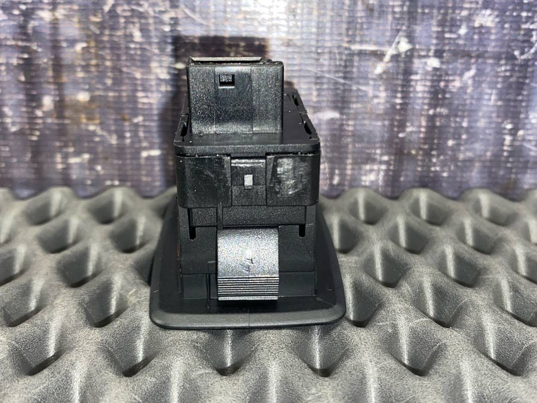 Кнопка стеклоподъемника, 620 рублей, Красноярск