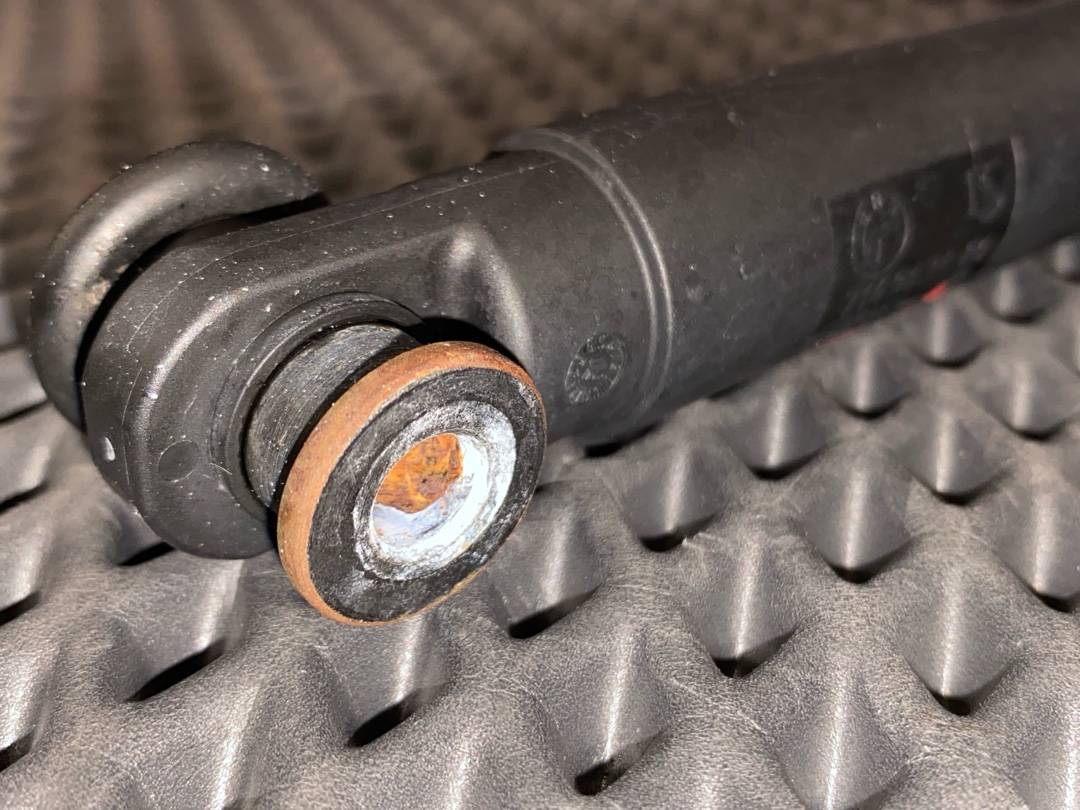 Амортизатор багажника, 700 рублей, Красноярск