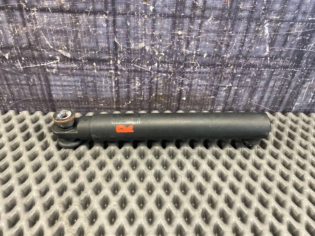 Амортизатор багажника, 700 рублей, Красноярск