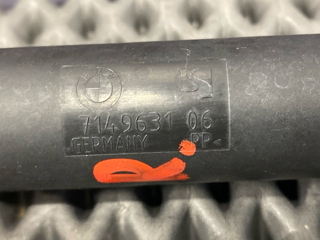 Амортизатор багажника, 700 рублей, Красноярск